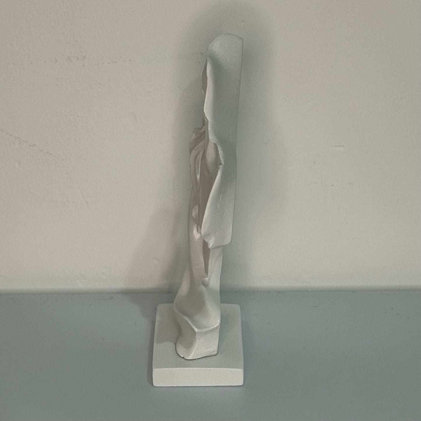 Couple Resin Epoxy Sculpture