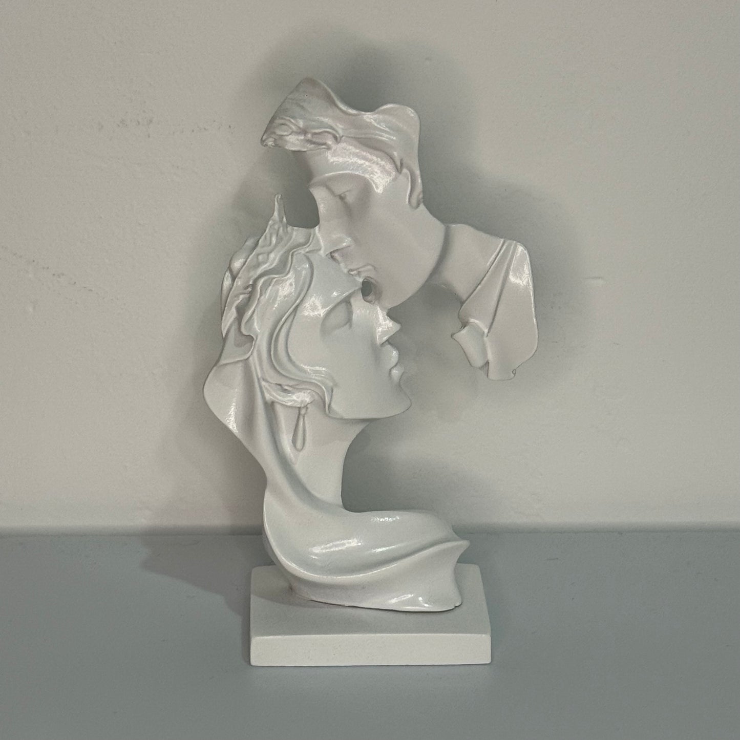 Couple Resin Epoxy Sculpture