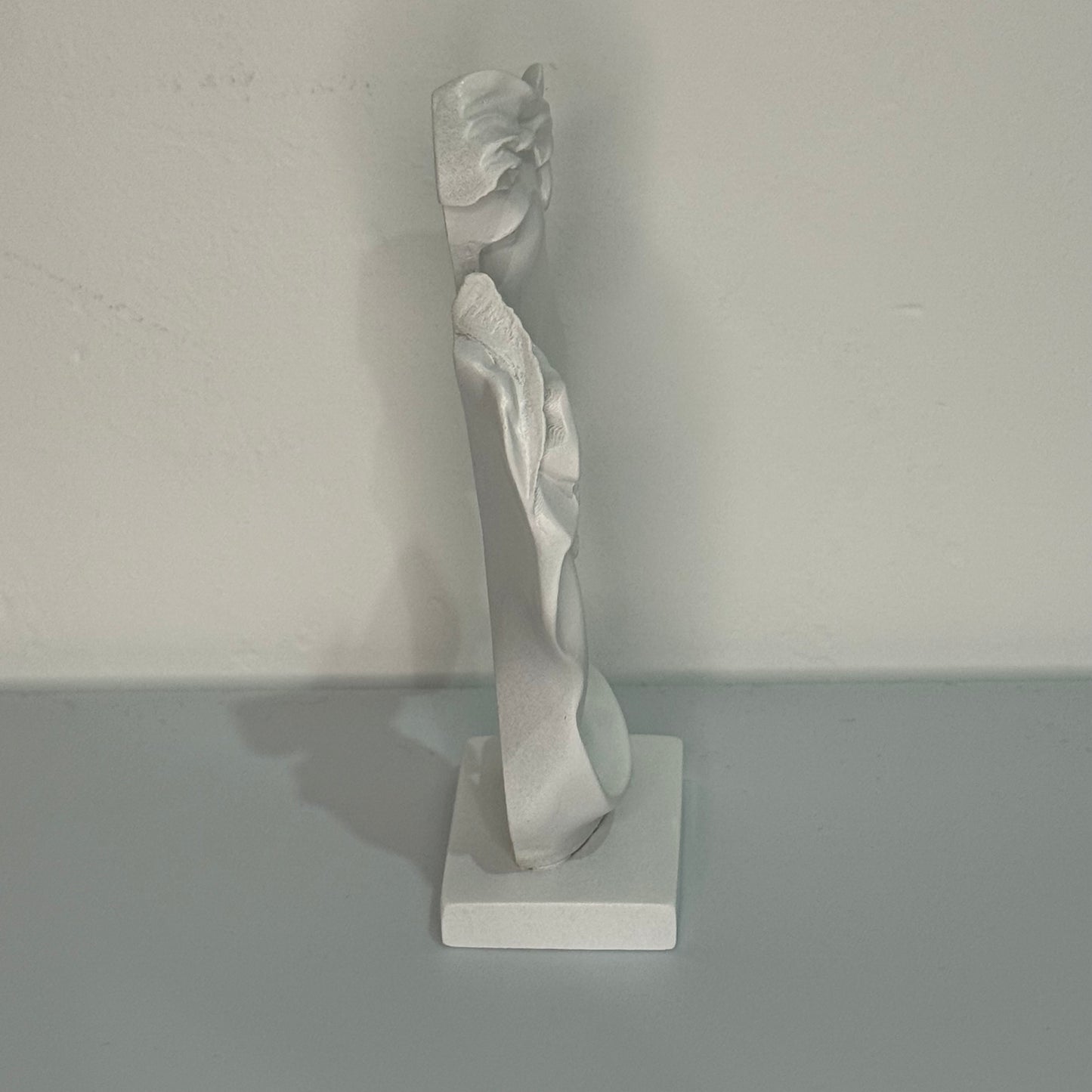 Couple Resin Epoxy Sculpture